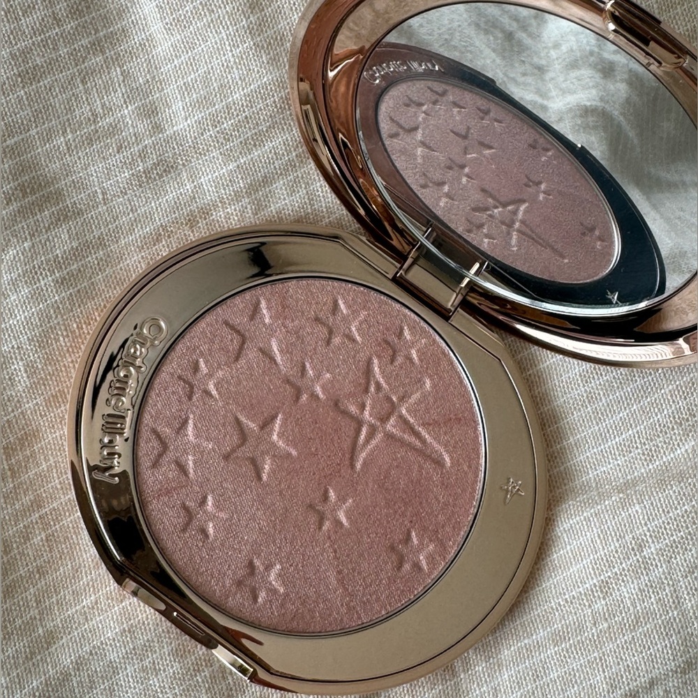 Charlotte Tillbury Glow Glide Face Architect Highlighter in Pillow Talk Glow